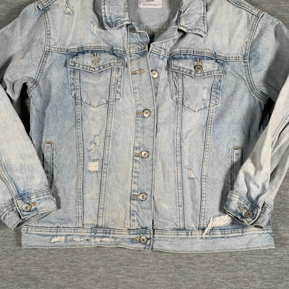 Old Navy Boyfriend Denim Jacket Womens Petite Medium‎ Light Wash Distressed Jean